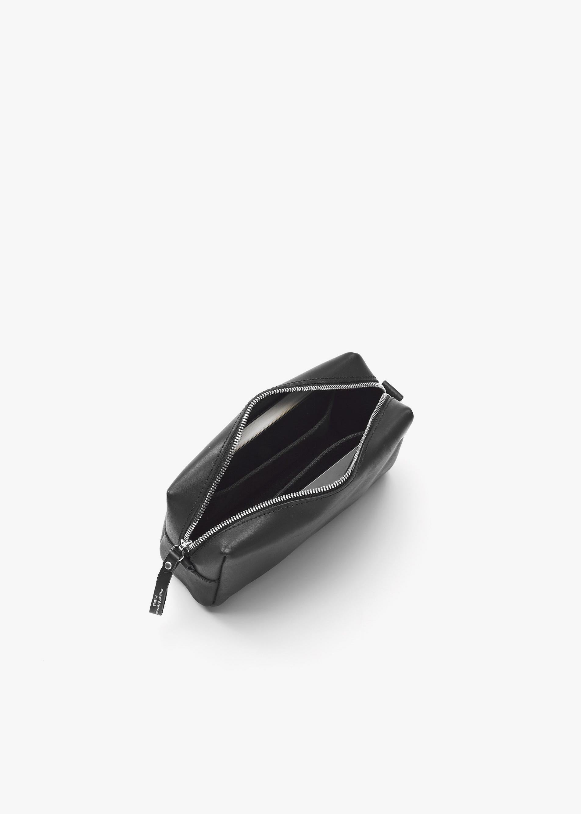 Amenity Pouch – Black Leather Canvas - QWSTION