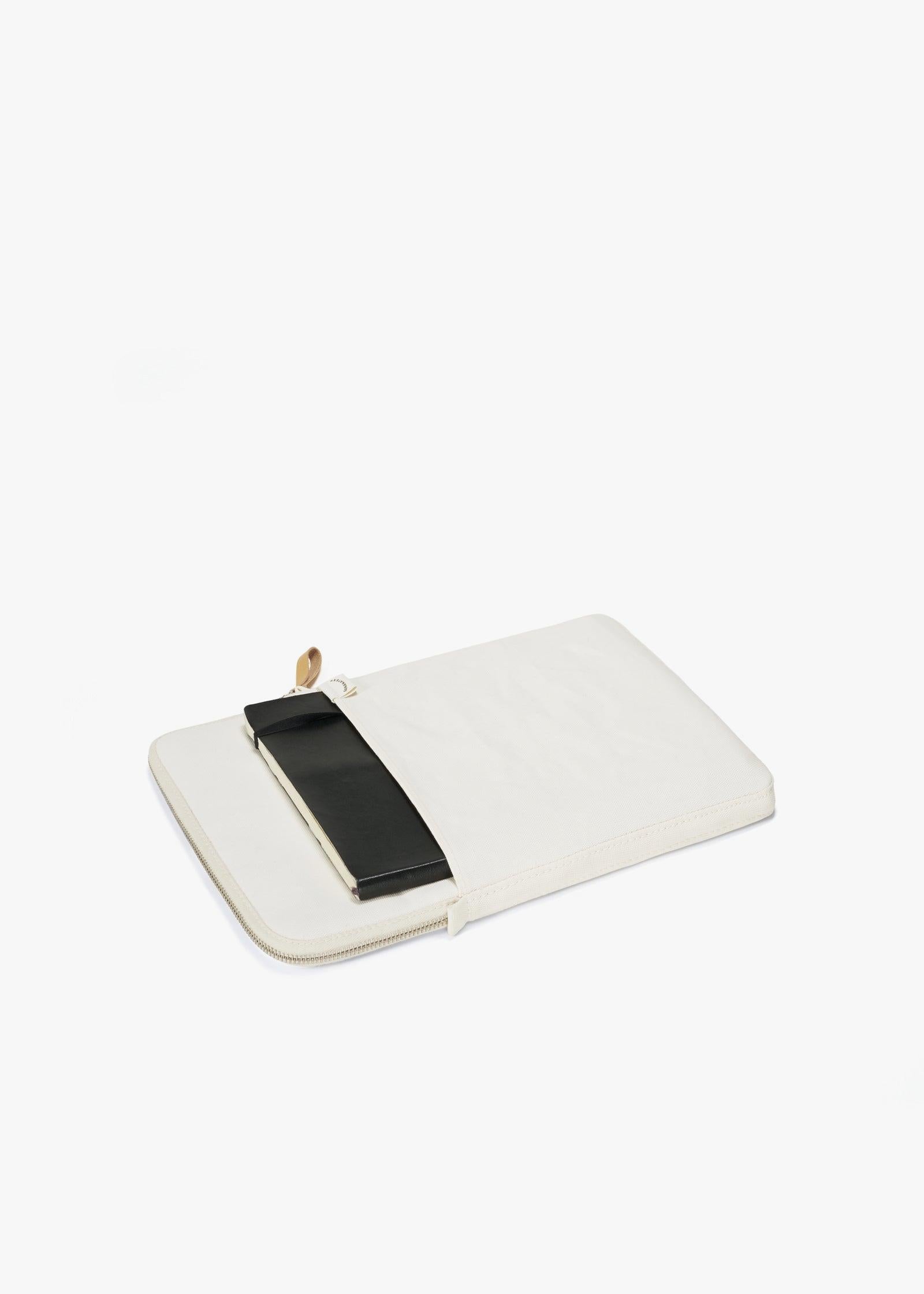 Bananatex Sleeve for Macbook 13" – Natural White - QWSTION