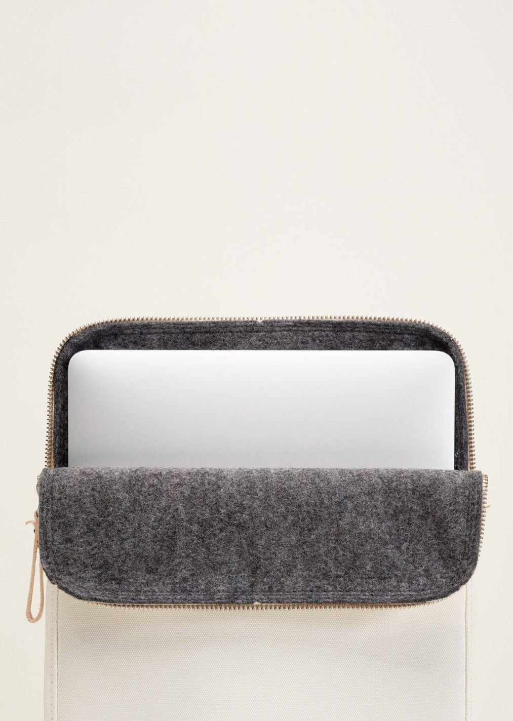 Bananatex Sleeve for Macbook 14" – Natural White - QWSTION
