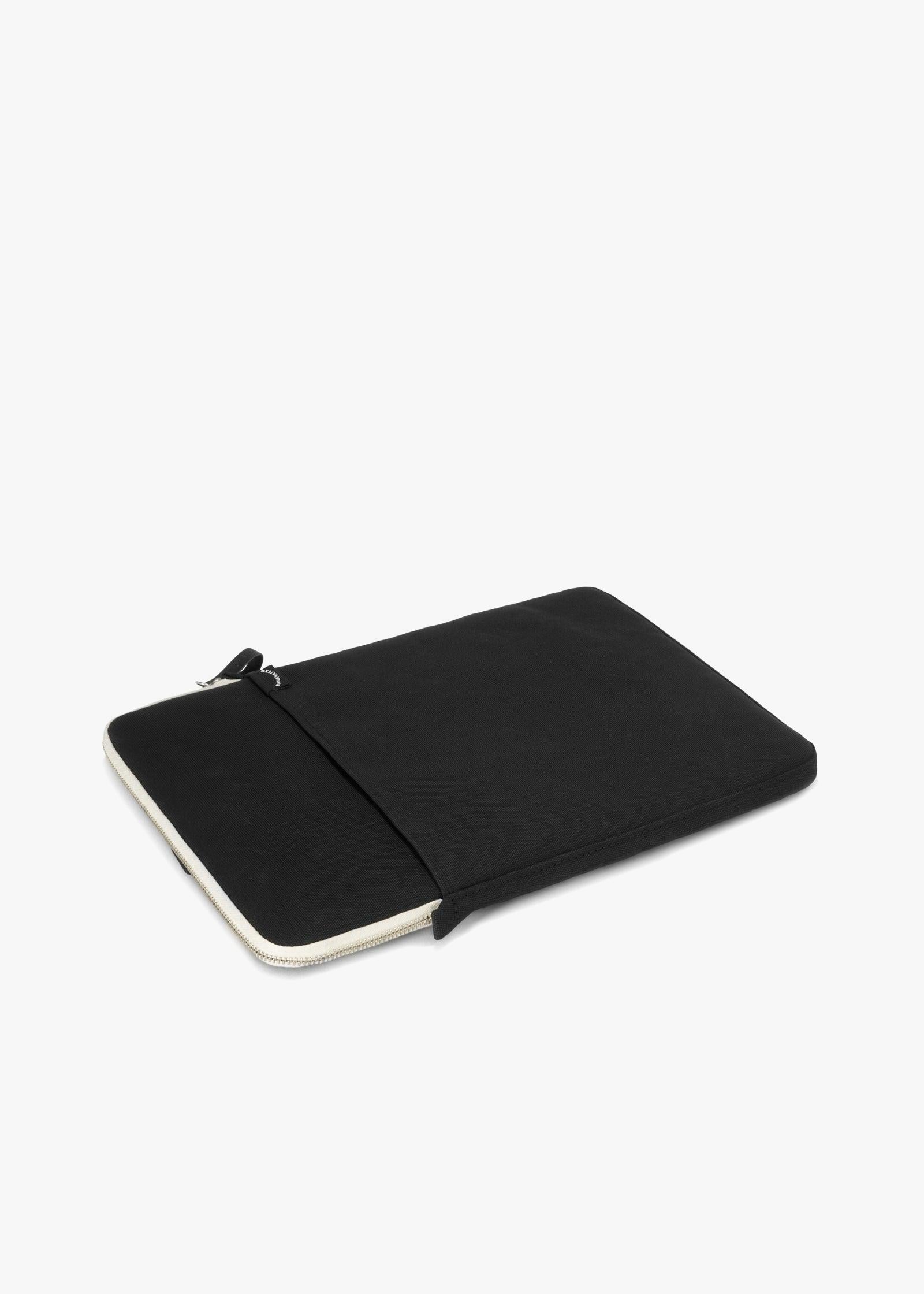 Bananatex Sleeve for Macbook 15" – All Black - QWSTION