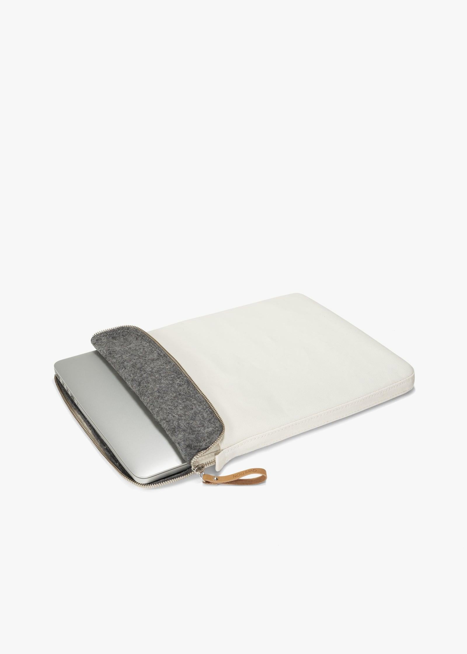 Bananatex Sleeve for Macbook 16" – Natural White - QWSTION