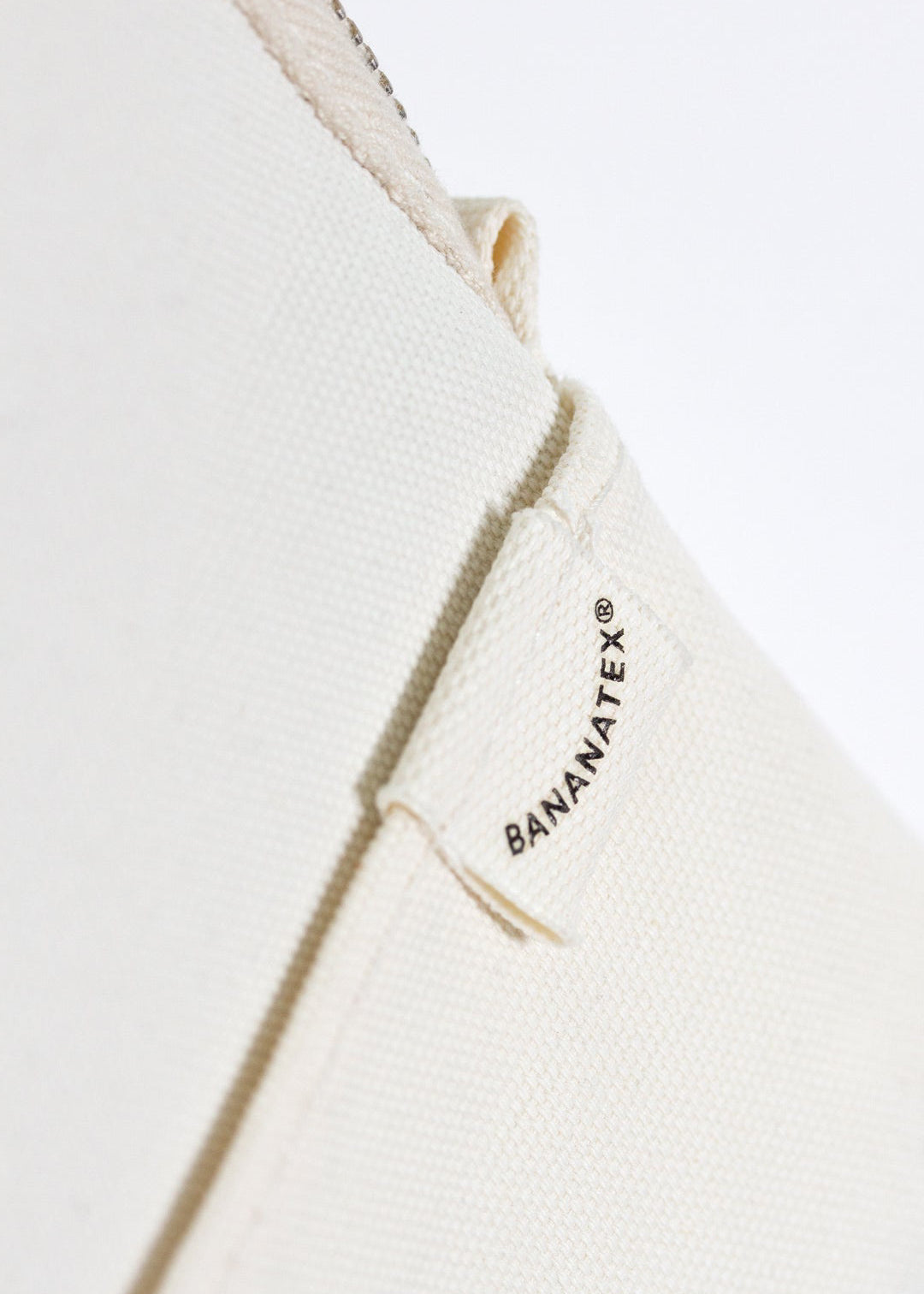 Bananatex Sleeve for Macbook 16" – Natural White - QWSTION