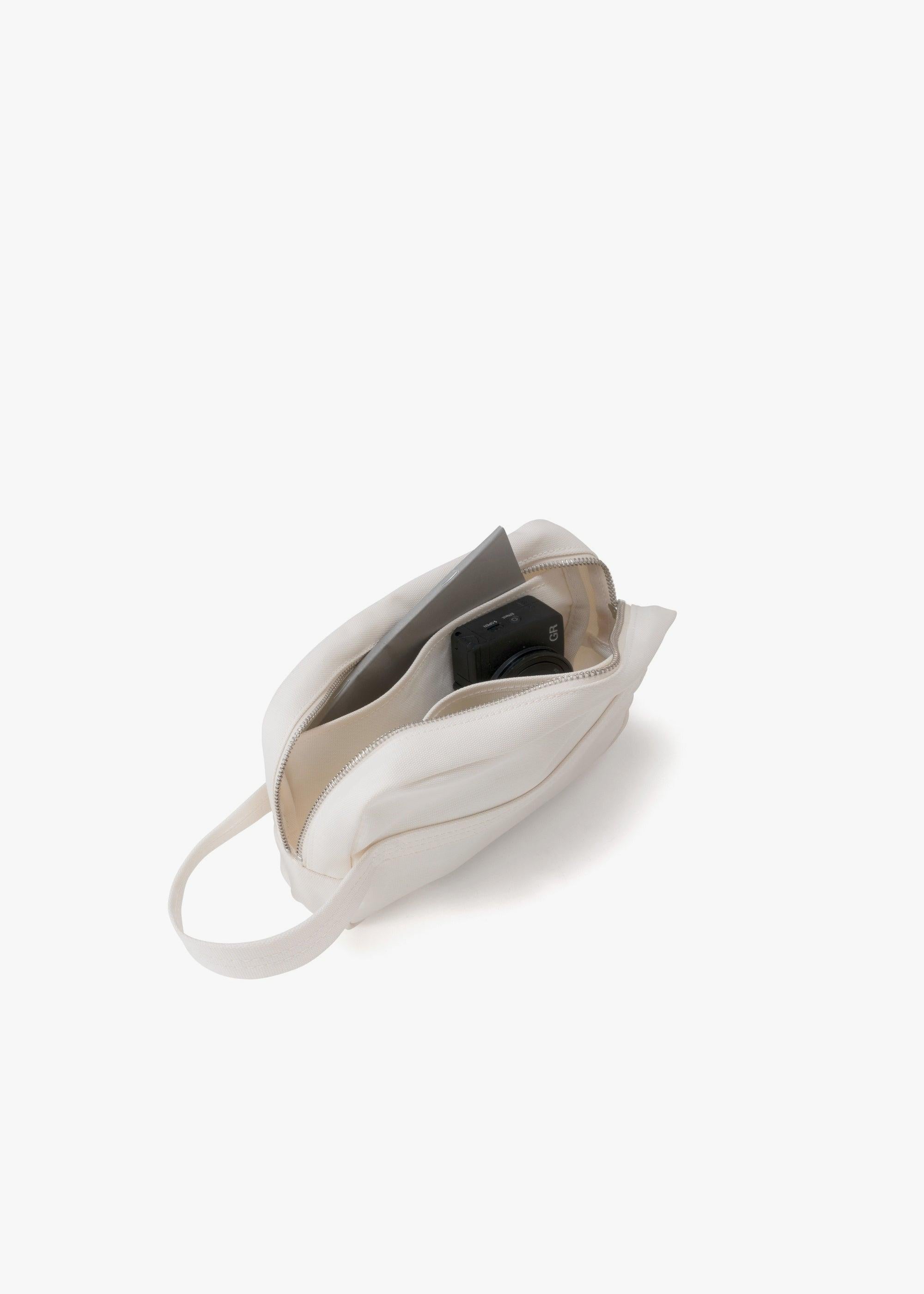 Bananatex Travel Kit Medium – Natural White - QWSTION