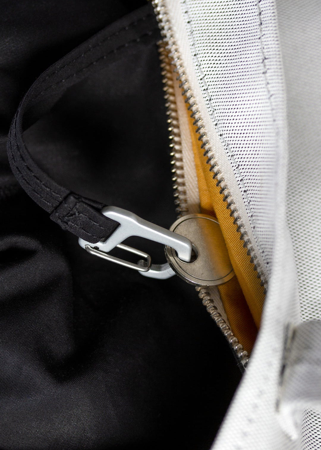Bananatex Tote Bag Large – Gravel / Raven - QWSTION