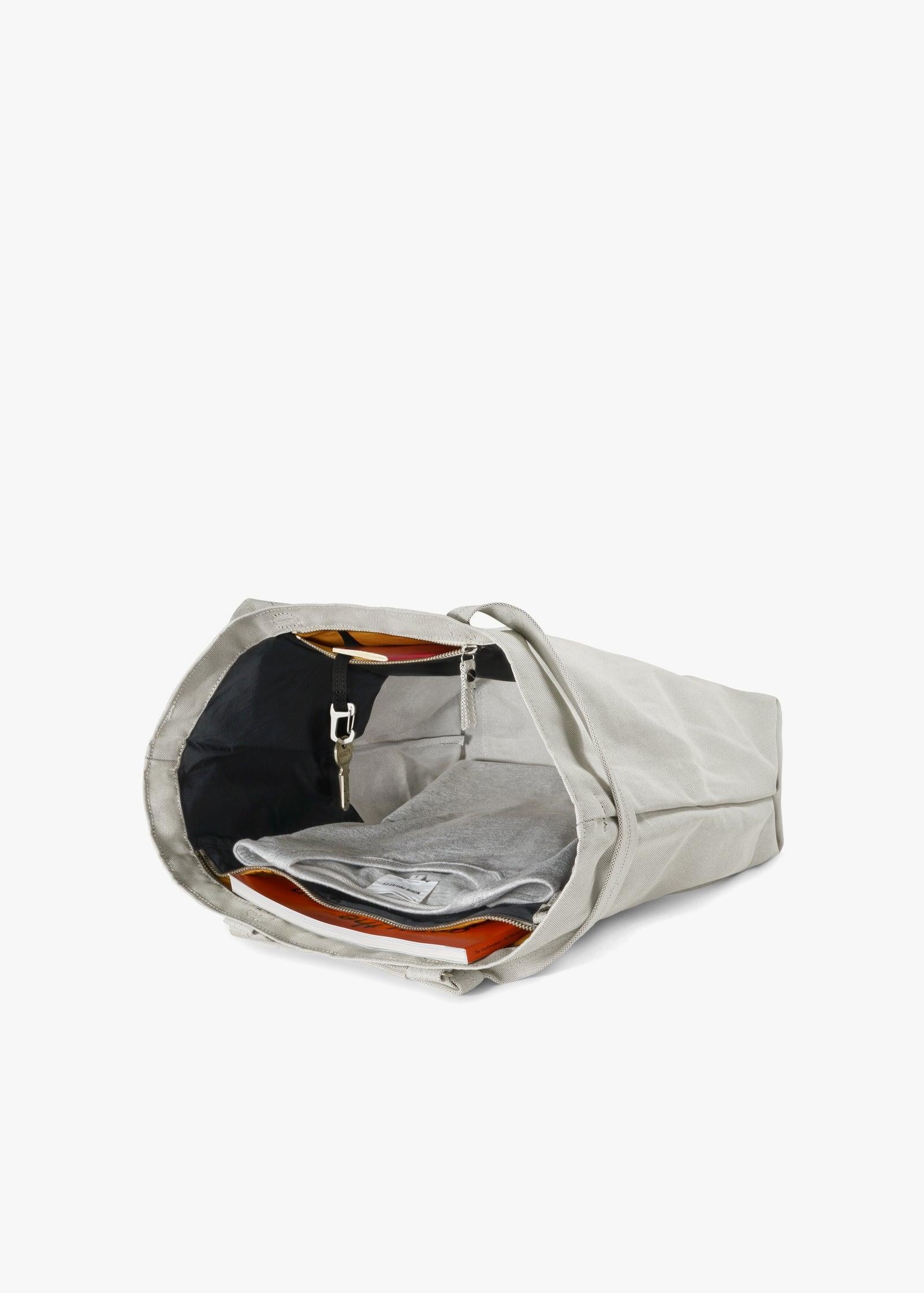 Bananatex Tote Bag Large – Gravel / Raven - QWSTION