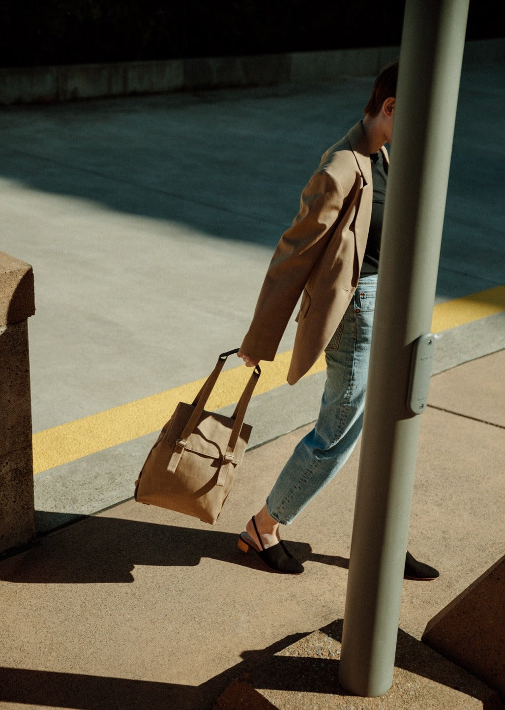 Flap Tote Small – Sand - QWSTION