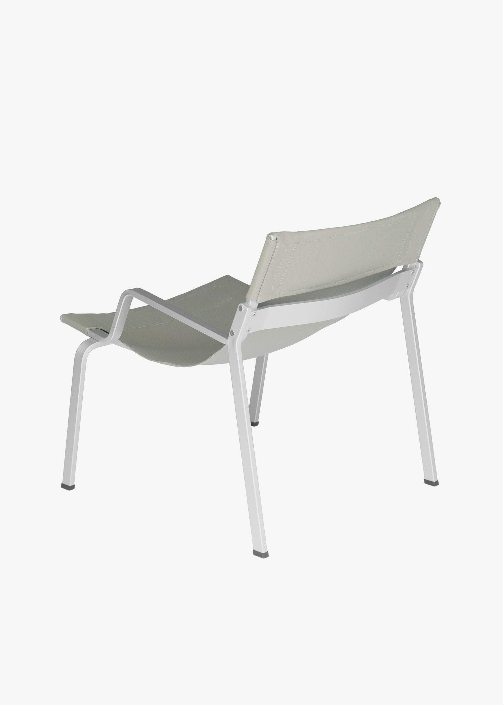 Ensō Lounge Chair – Anodized natural aluminum / Limestone Bananatex - QWSTION