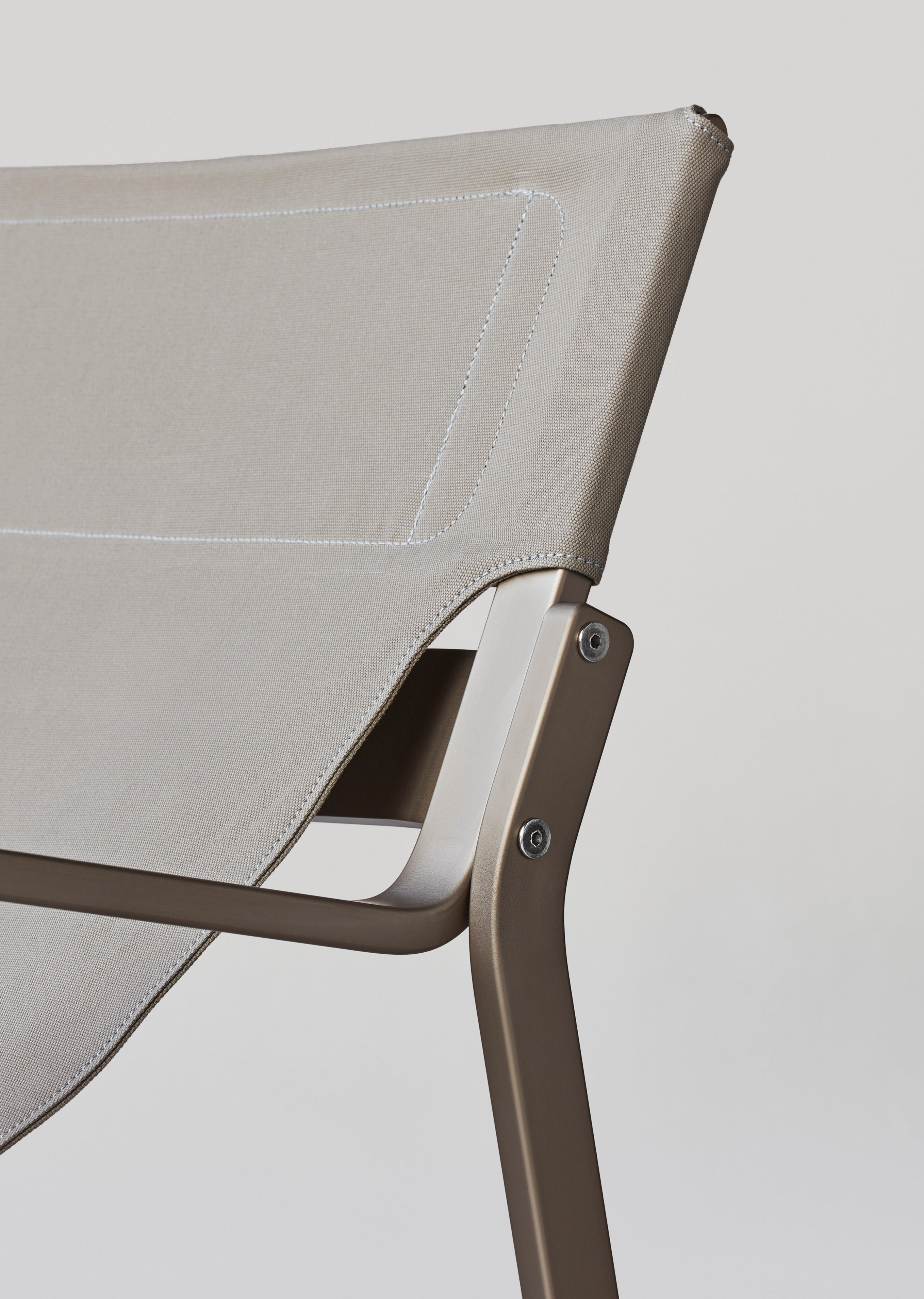 Ensō Lounge Chair – Anodized bronze aluminum / Black Bananatex