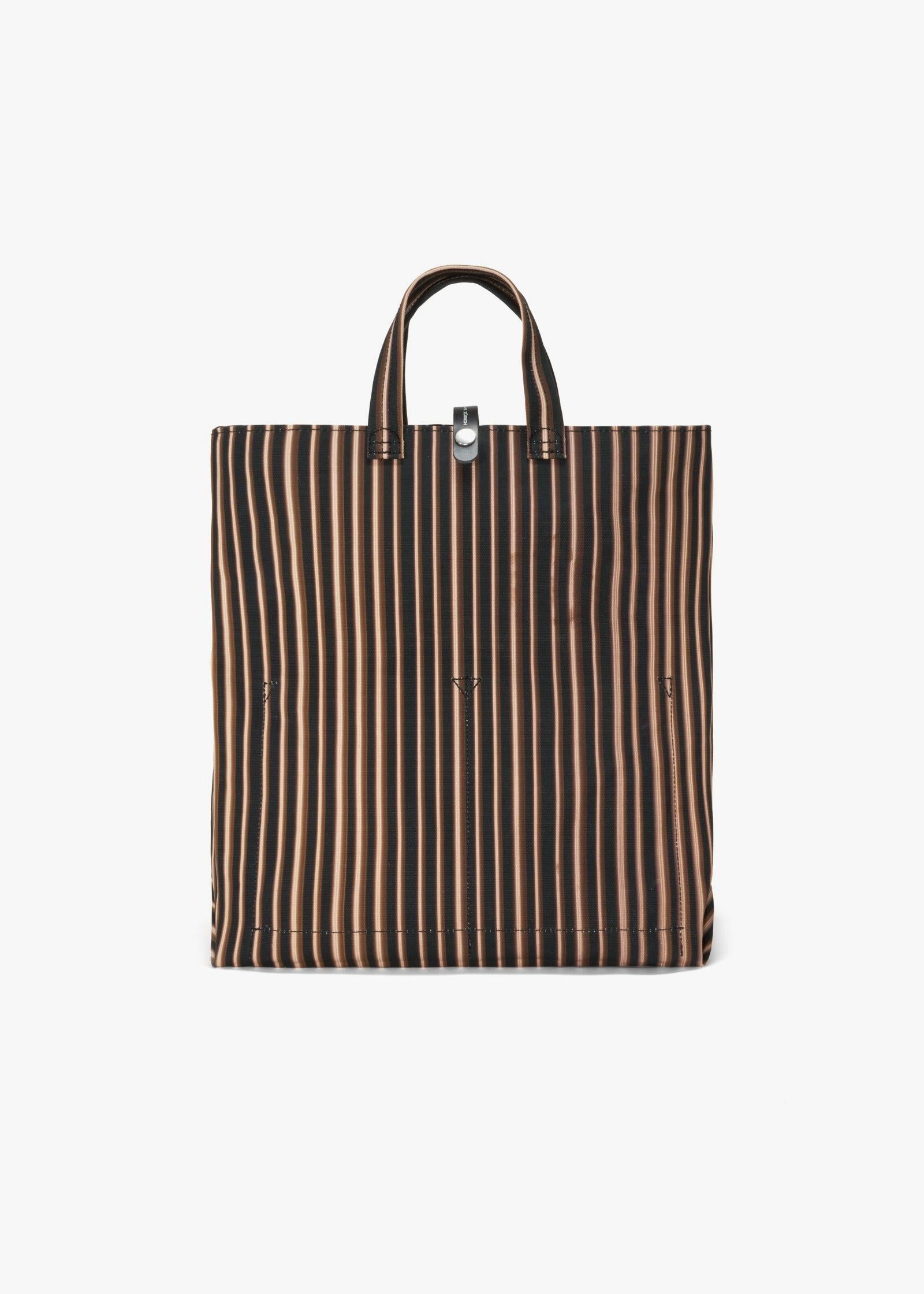 QWSTION+KUNSTHAUS Shopper – Brass Tubes - QWSTION