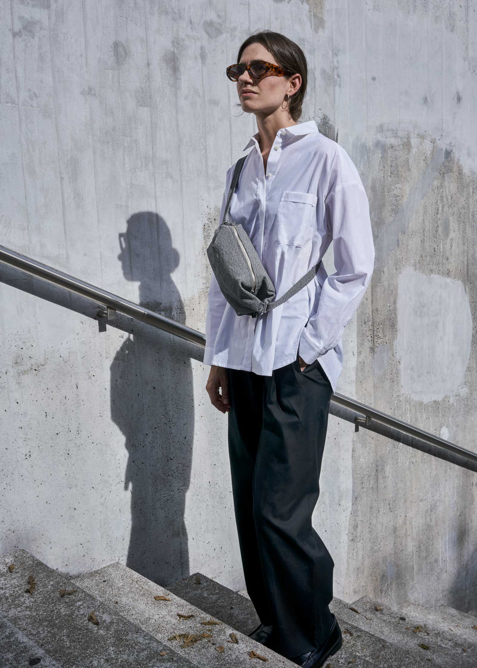 Sling Bag – All Black - QWSTION