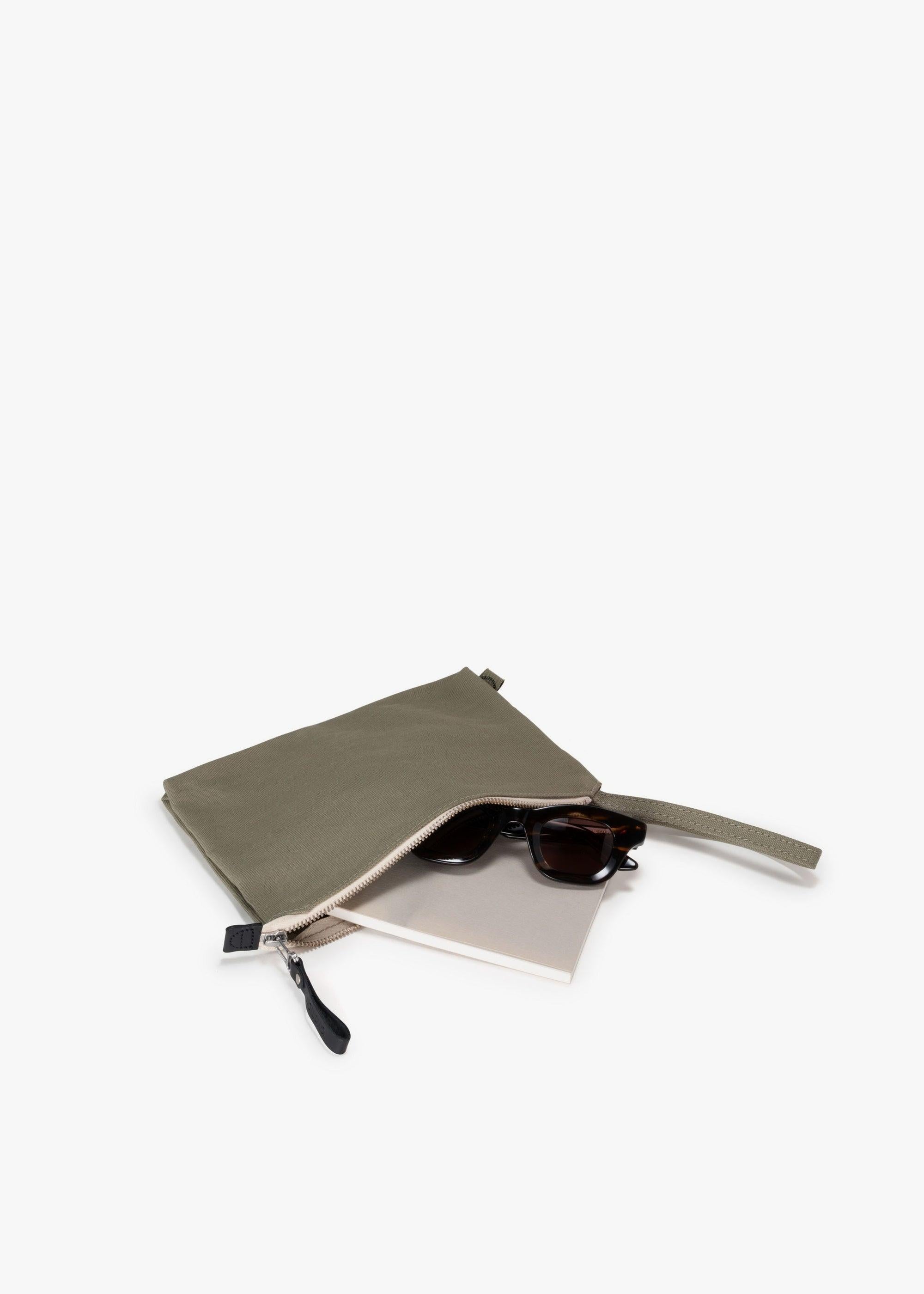 Bananatex Zip Pouch Medium – Limestone - QWSTION