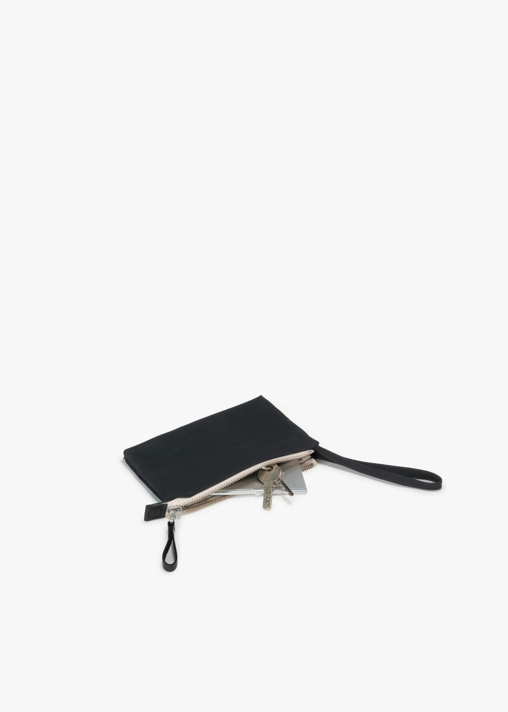 Bananatex Zip Pouch Small – All Black - QWSTION