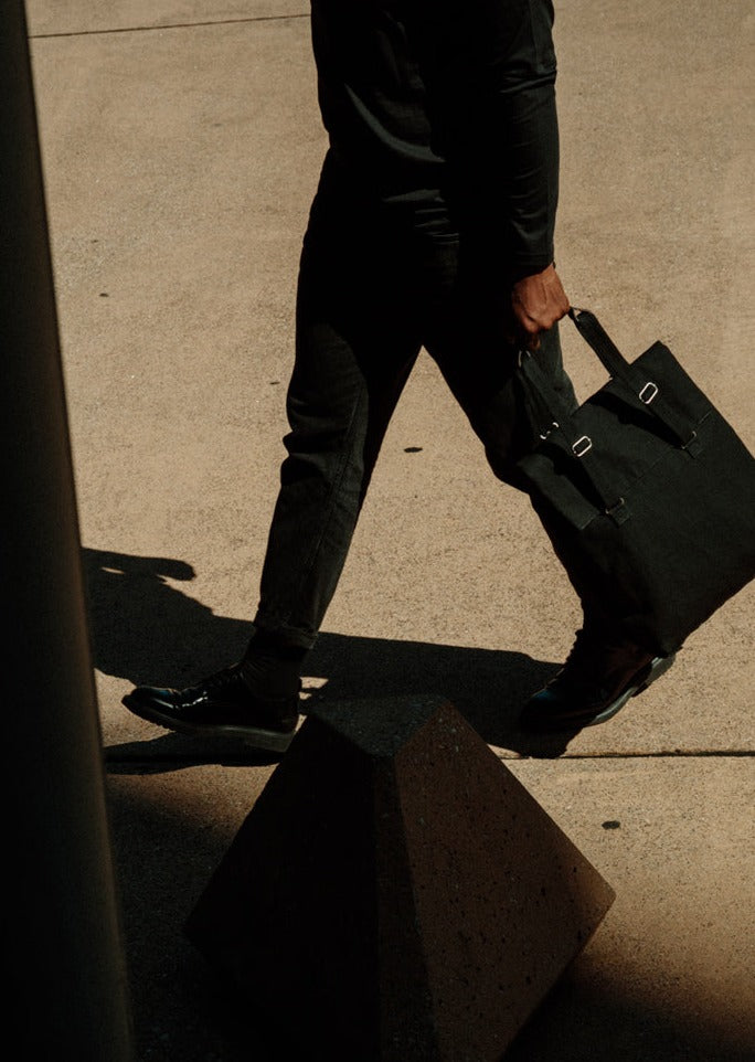 Flap Tote Medium – All Black - QWSTION