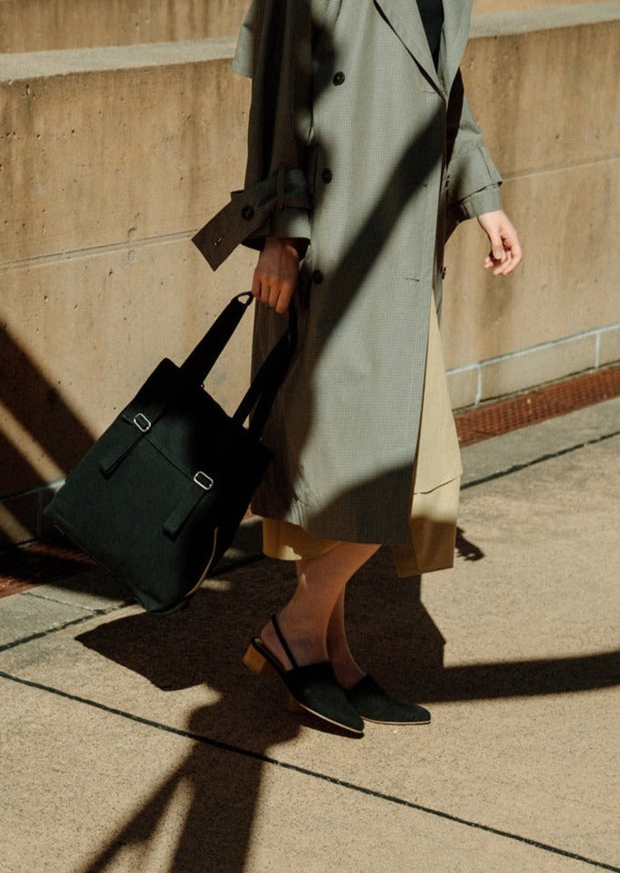 Flap Tote Medium – All Black - QWSTION