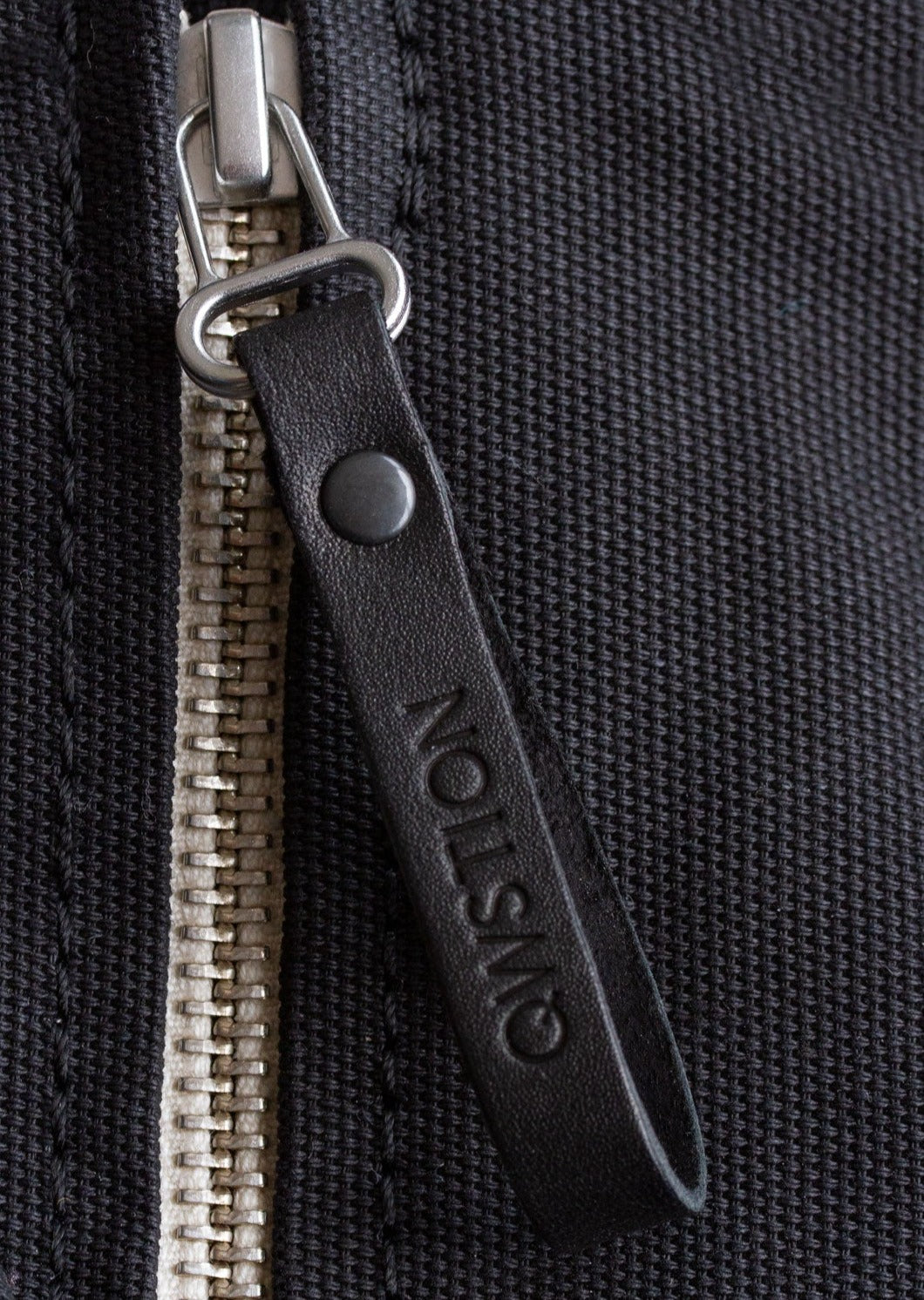 Zip Pack – All Black - QWSTION