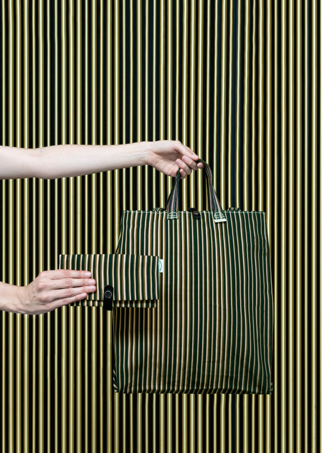 QWSTION+KUNSTHAUS Shopper – Brass Tubes - QWSTION