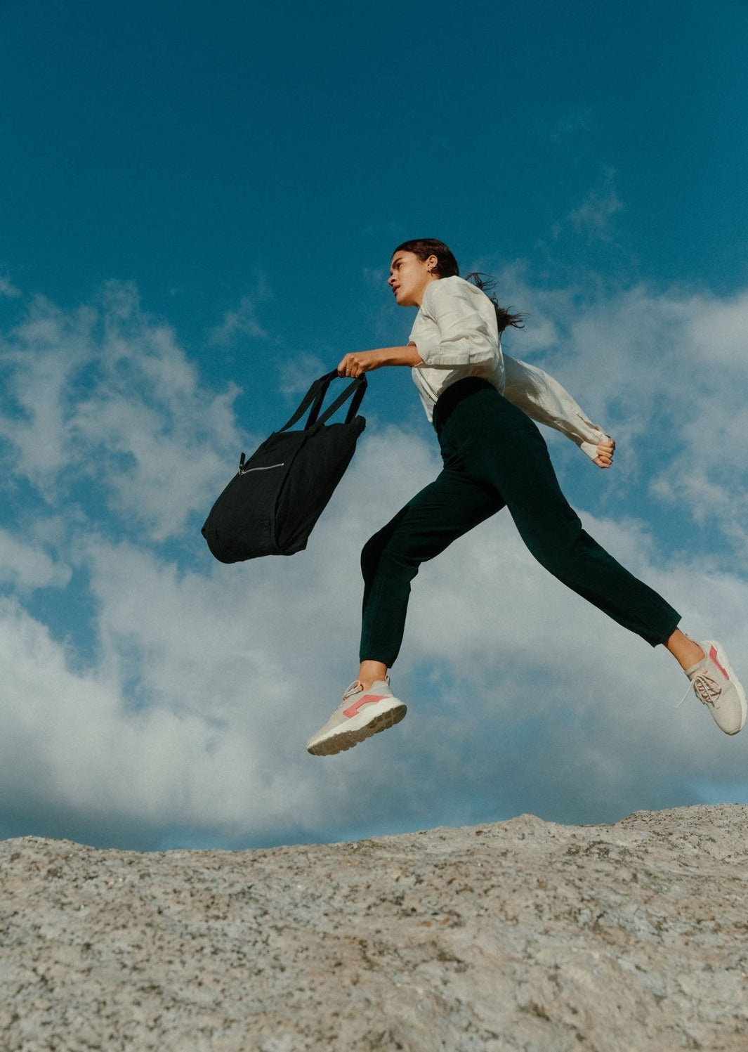 Medium Bucket – Raven - QWSTION