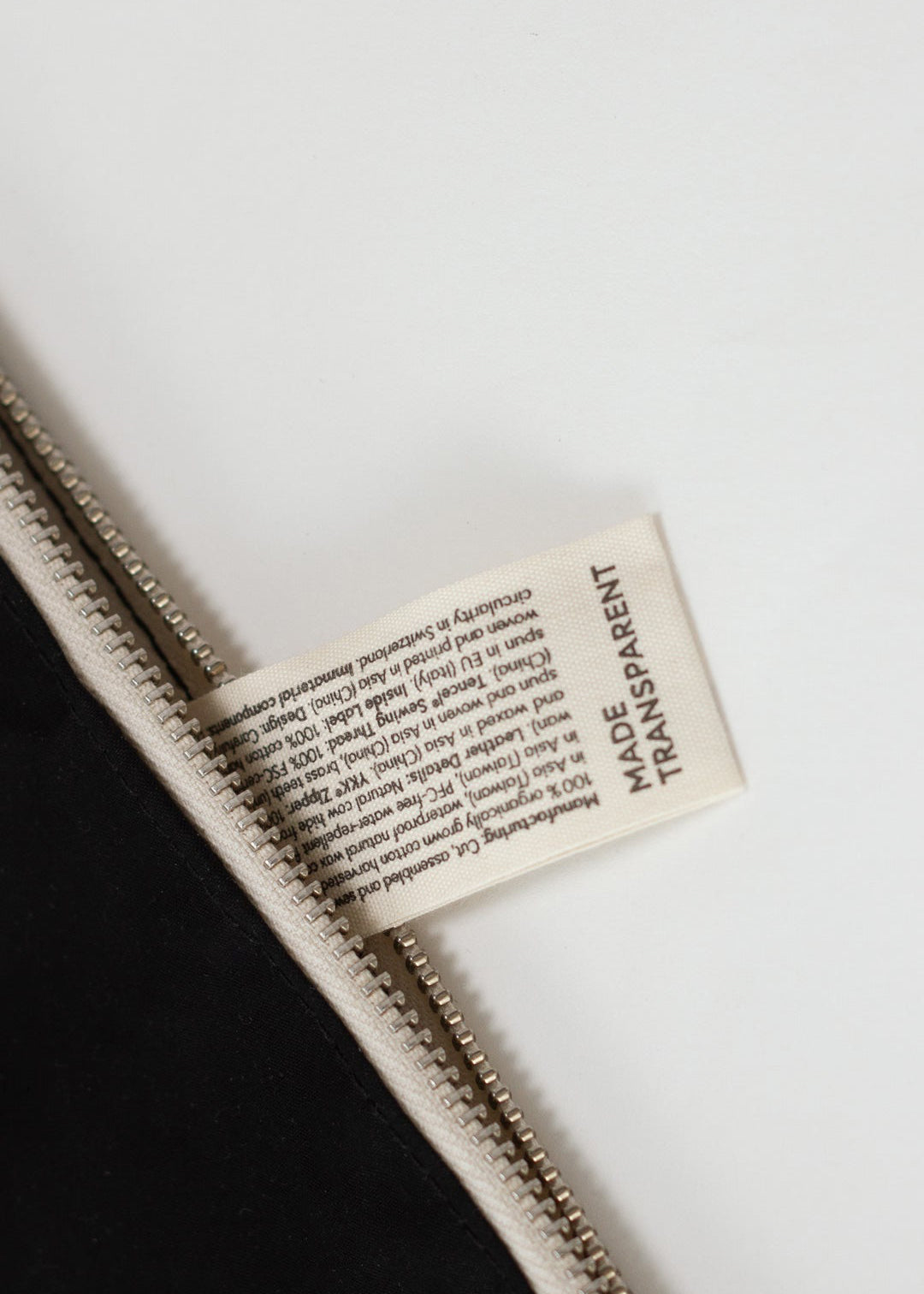 Zip Pouch Large – Raven - QWSTION