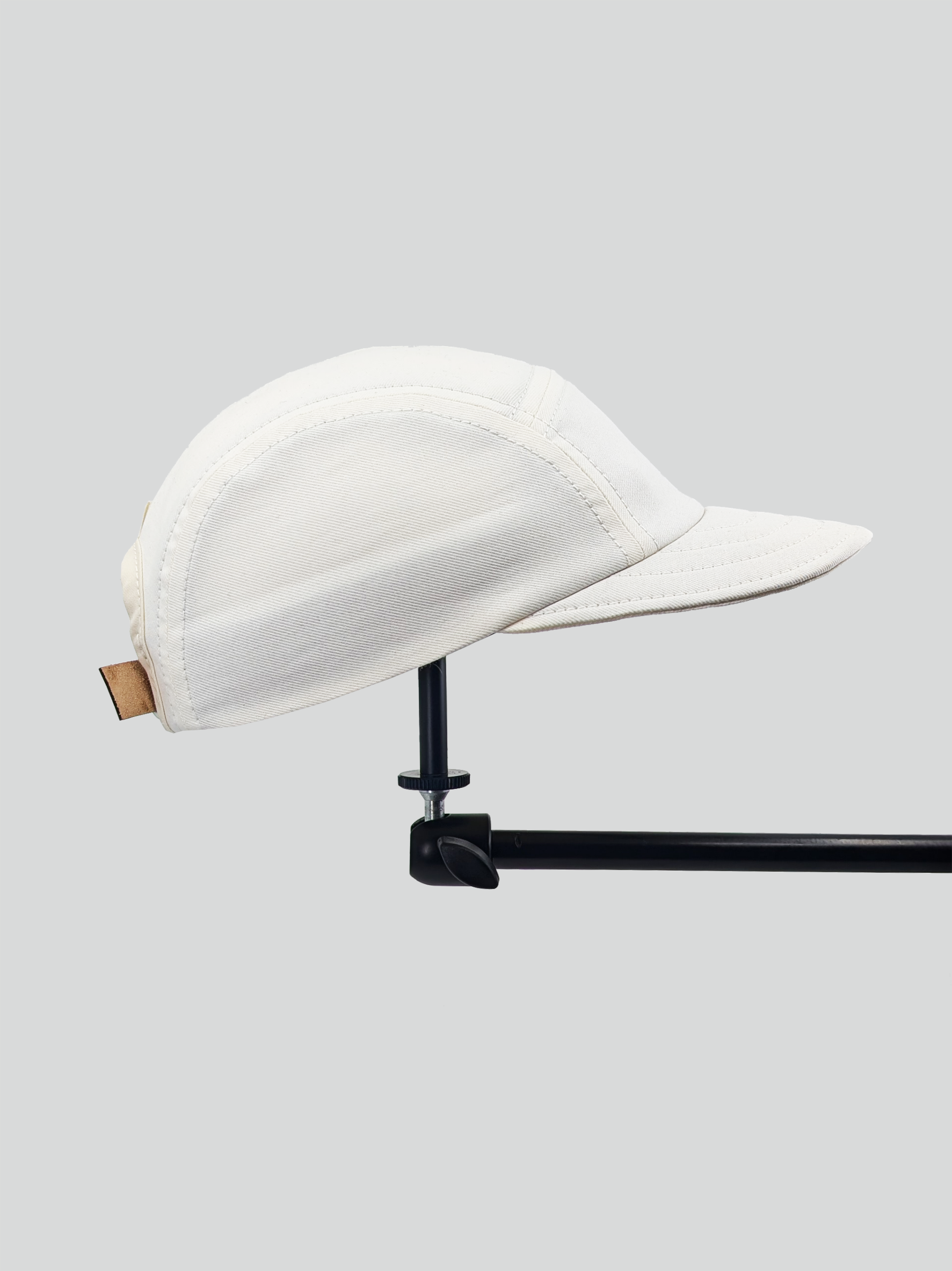 QWSTION + Akla Cap No 09 (UNIQUE PIECE) Lite Natural White S/M - QWSTION