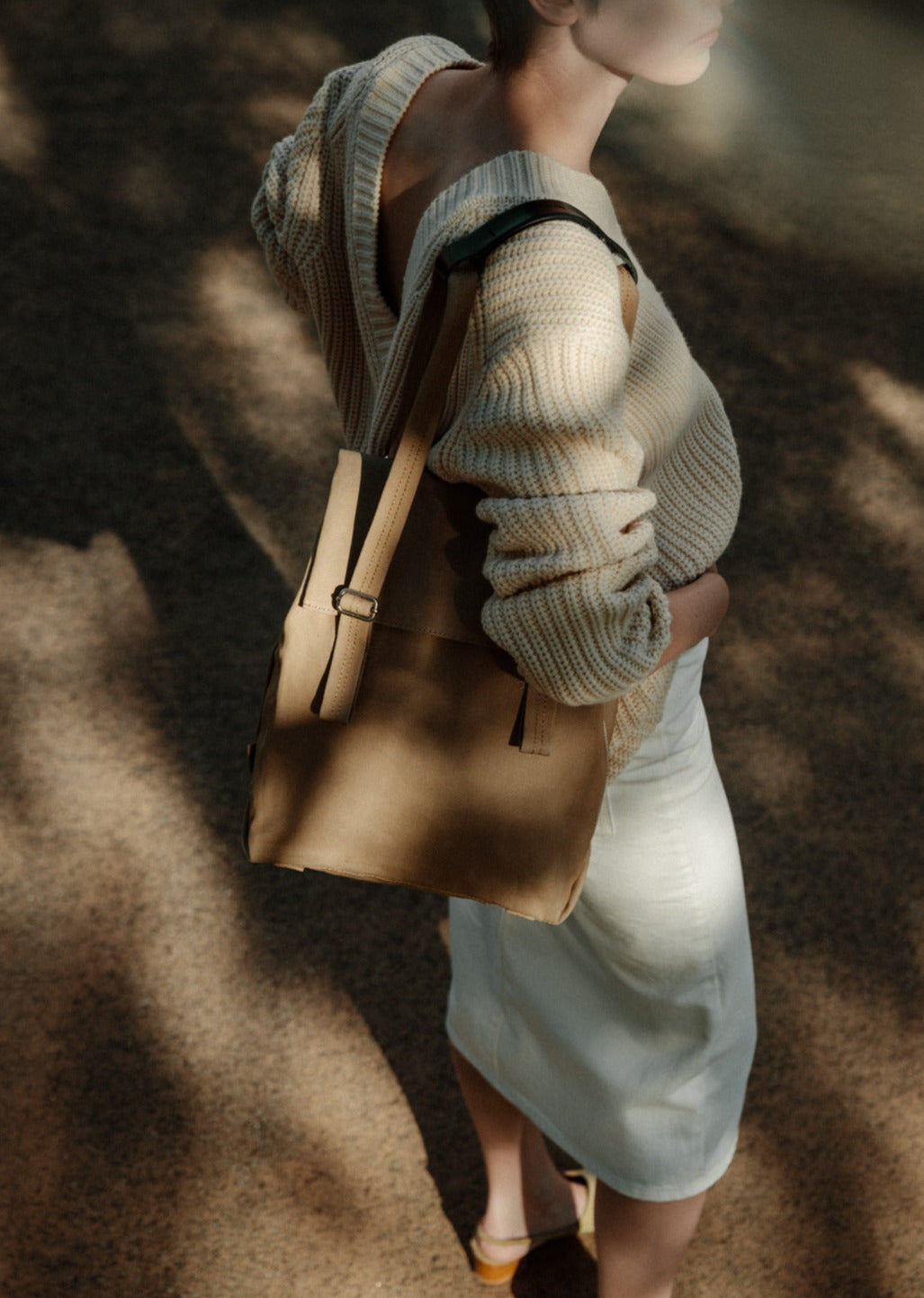 Flap Tote Medium – Sand - QWSTION