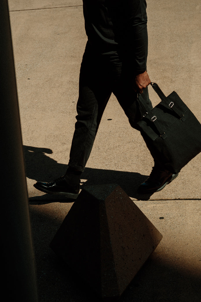 Flap Tote Medium – All Black - QWSTION