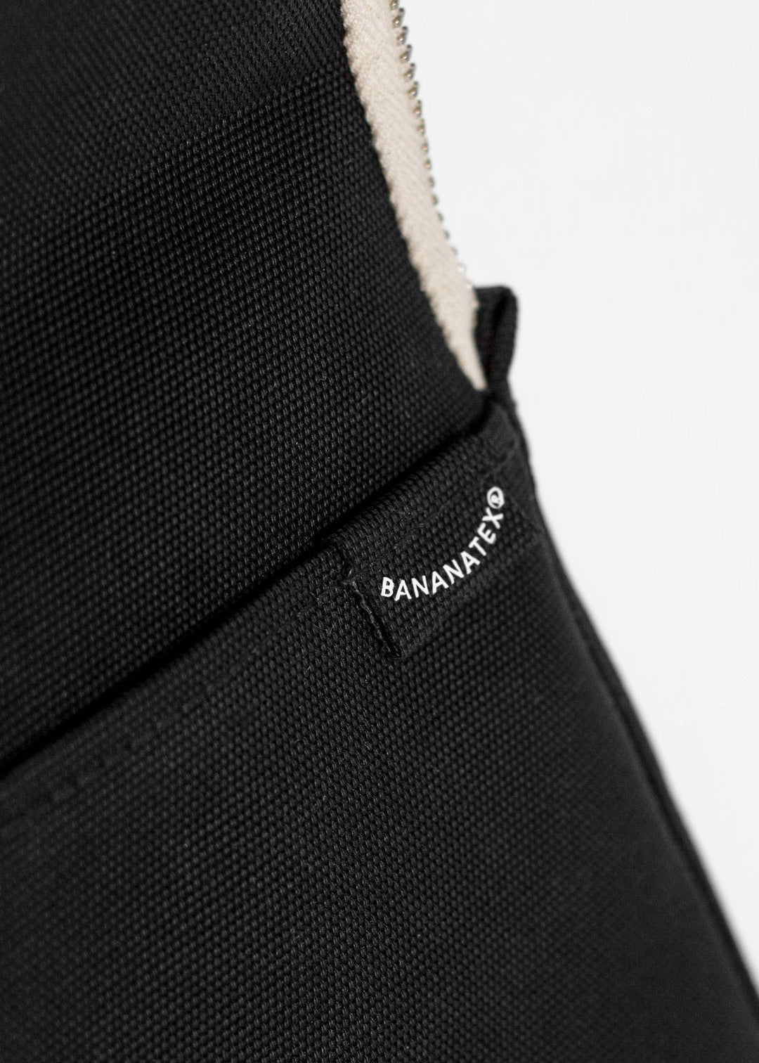 Bananatex Sleeve for Macbook 16" – All Black