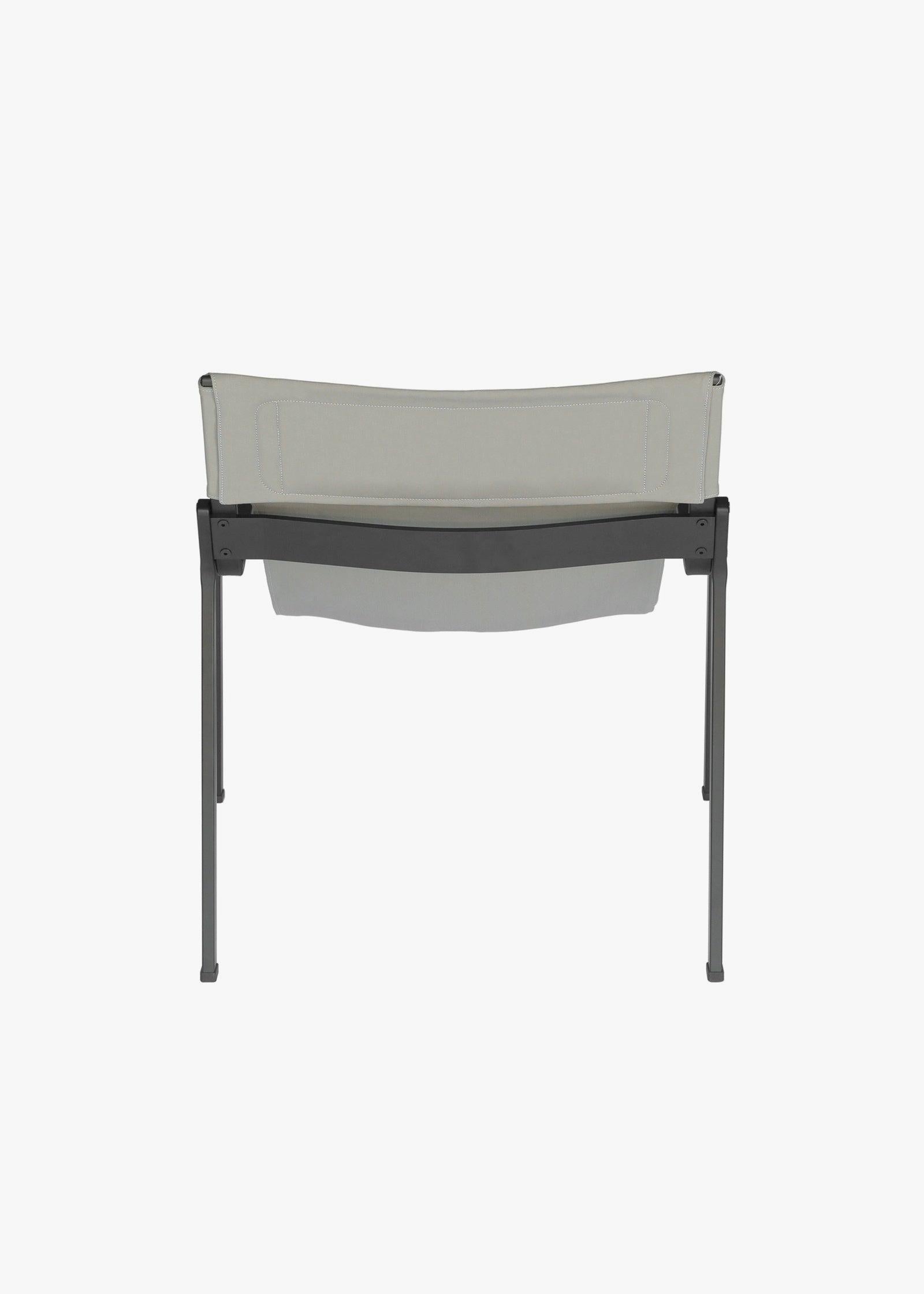 Ensō Lounge Chair – Anodized black aluminum / Limestone Bananatex