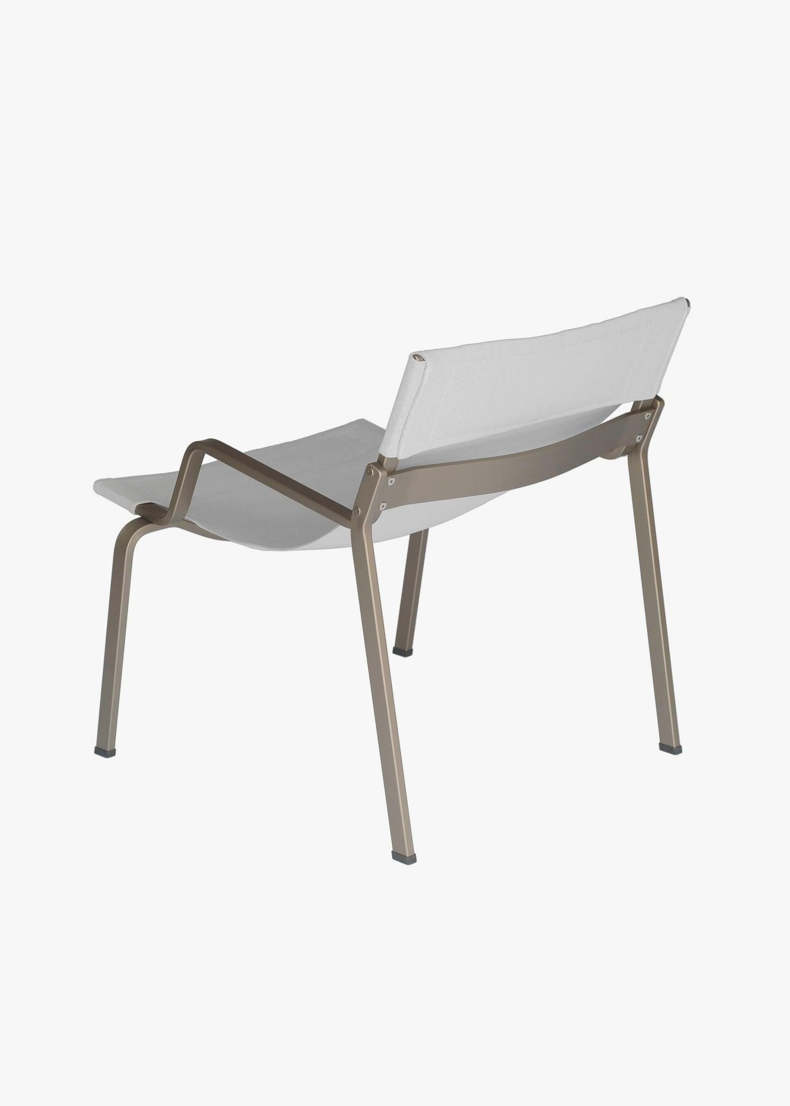 Ensō Lounge Chair – Anodized bronze aluminum / Gravel Bananatex