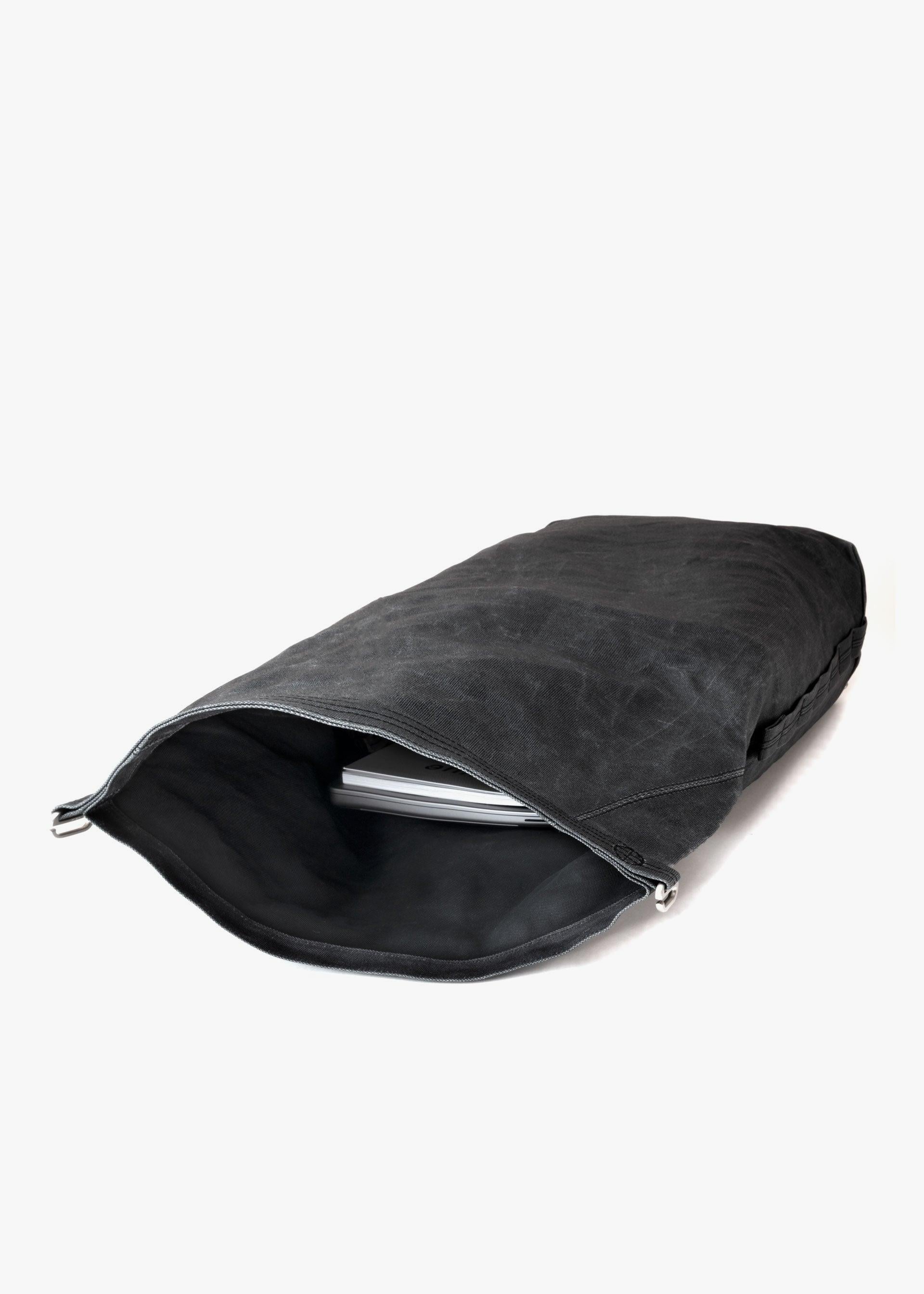 Roll Pack – Waxed Black