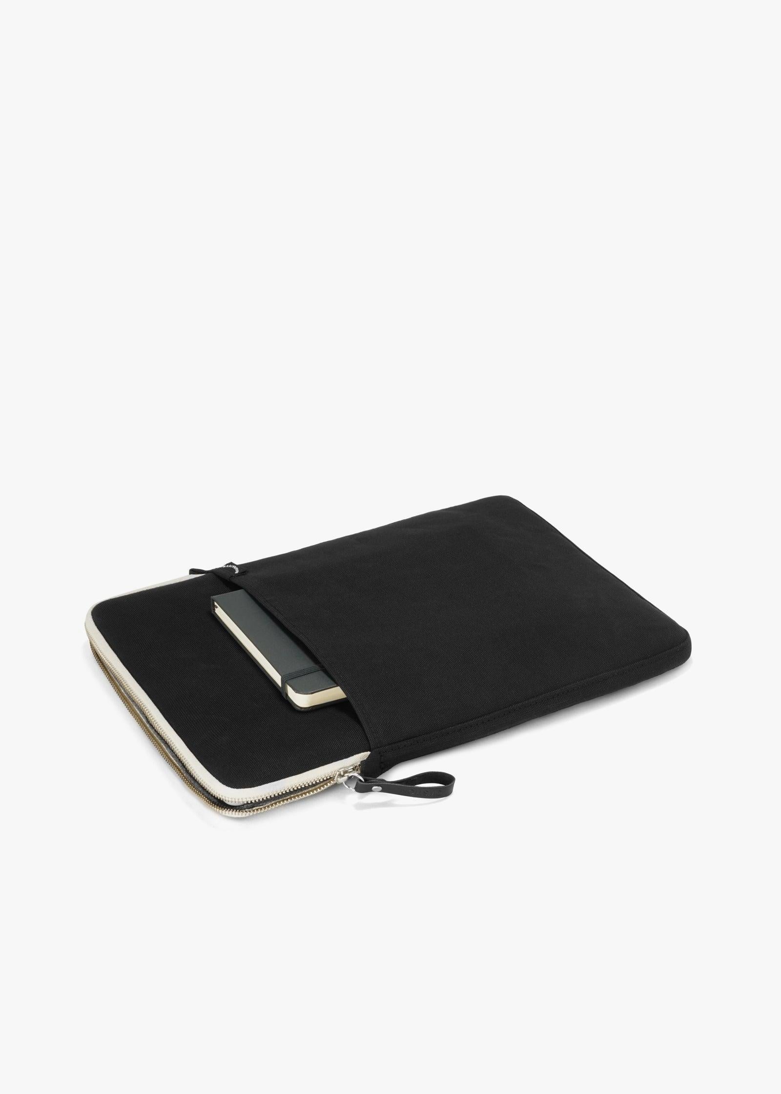 Bananatex Sleeve for Macbook 16" – All Black - QWSTION