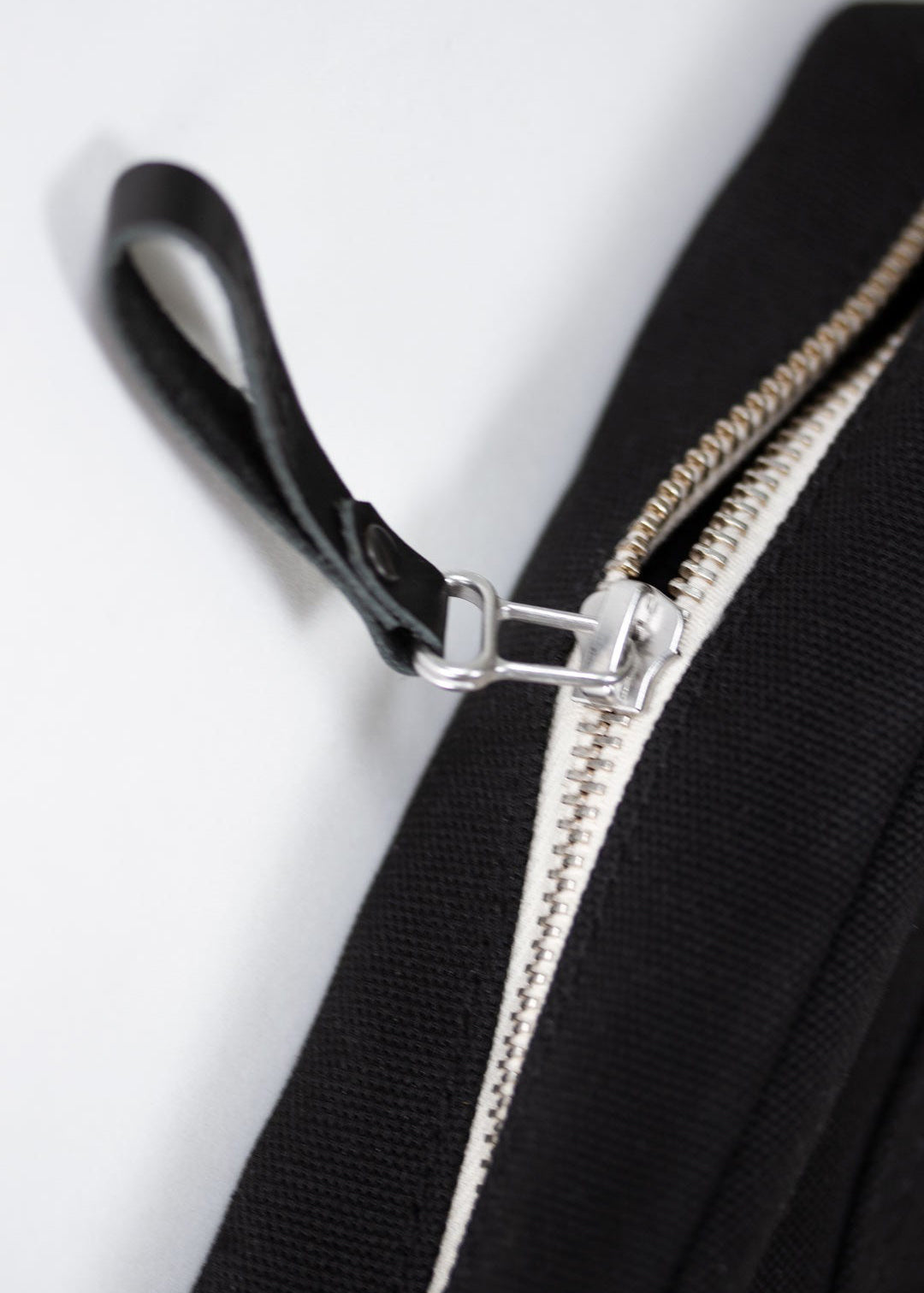 Bananatex Travel Kit Medium – All Black - QWSTION