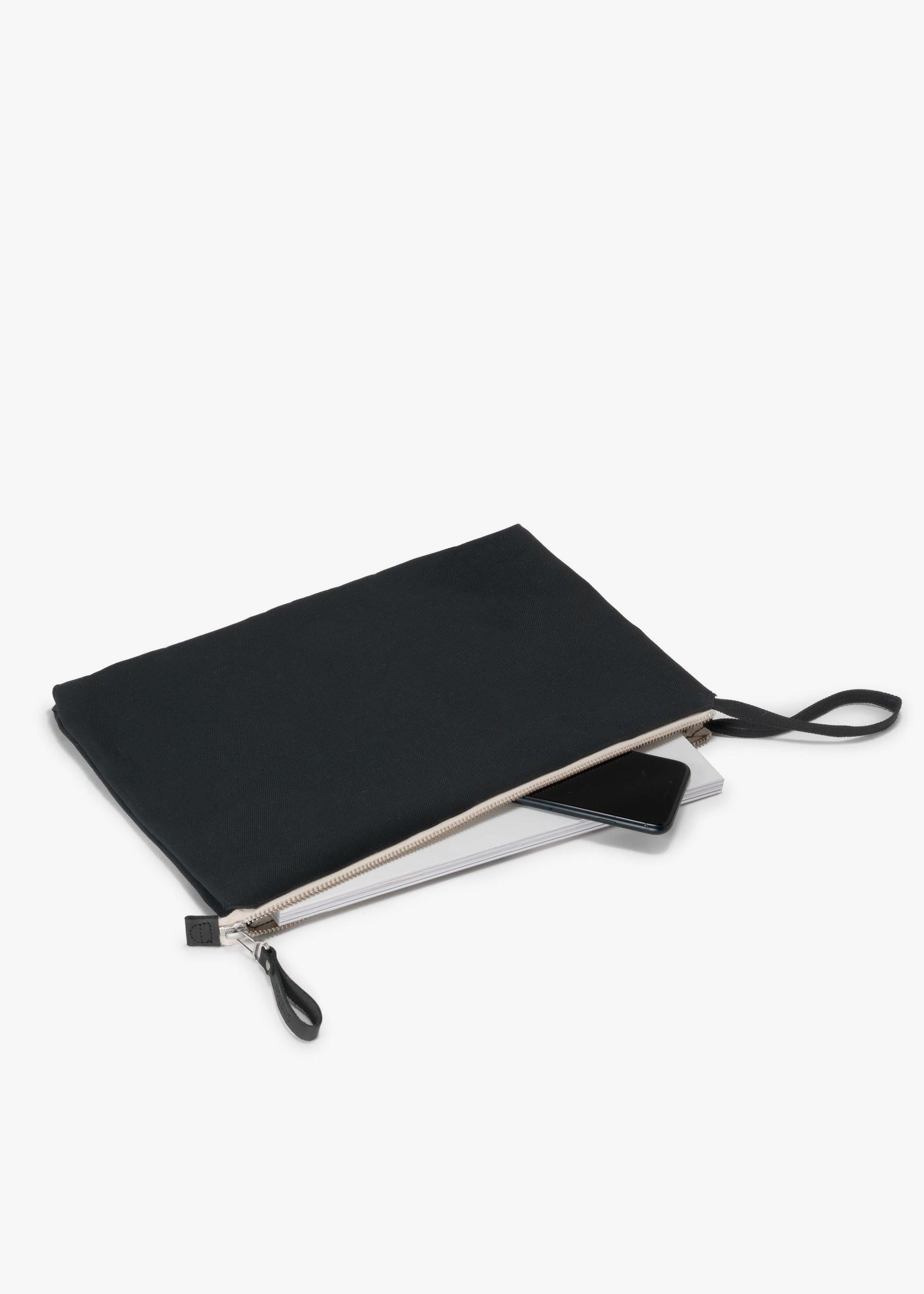 Bananatex Zip Pouch Large – All Black - QWSTION