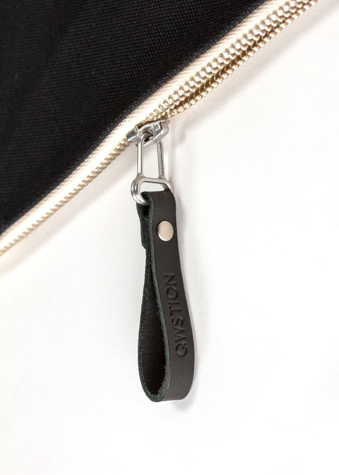 Bananatex Zip Pouch Large – All Black - QWSTION