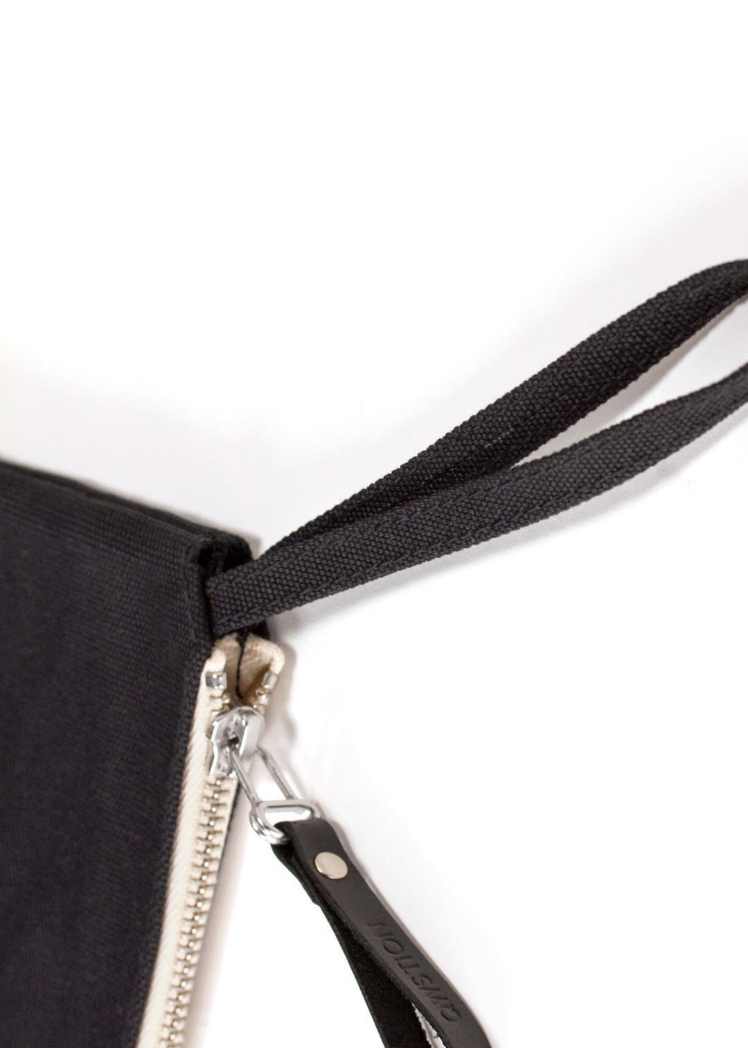 Bananatex Zip Pouch Medium – All Black - QWSTION