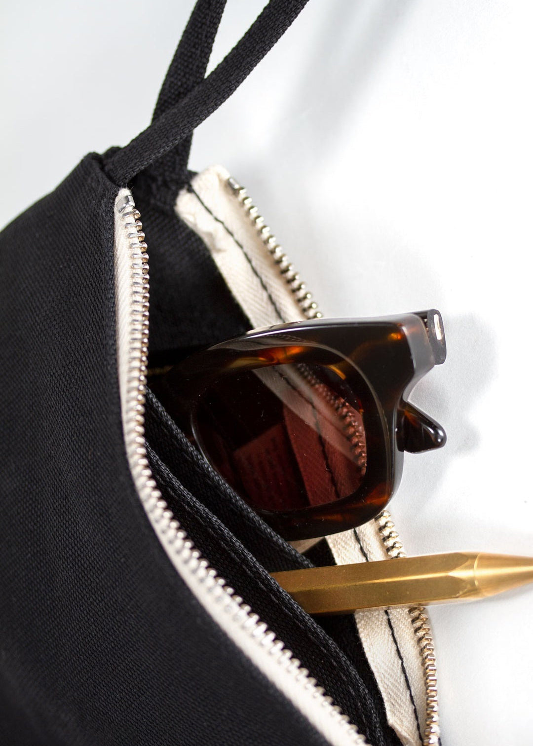 Bananatex Zip Pouch Small – All Black - QWSTION