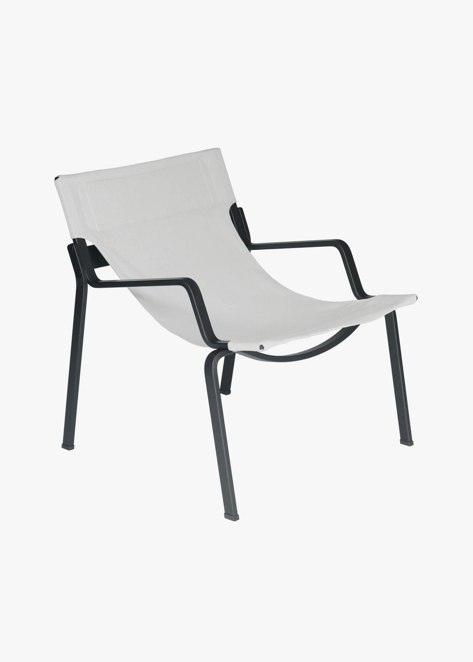 Ensō Lounge Chair – Anodized black aluminum / Gravel Bananatex - QWSTION