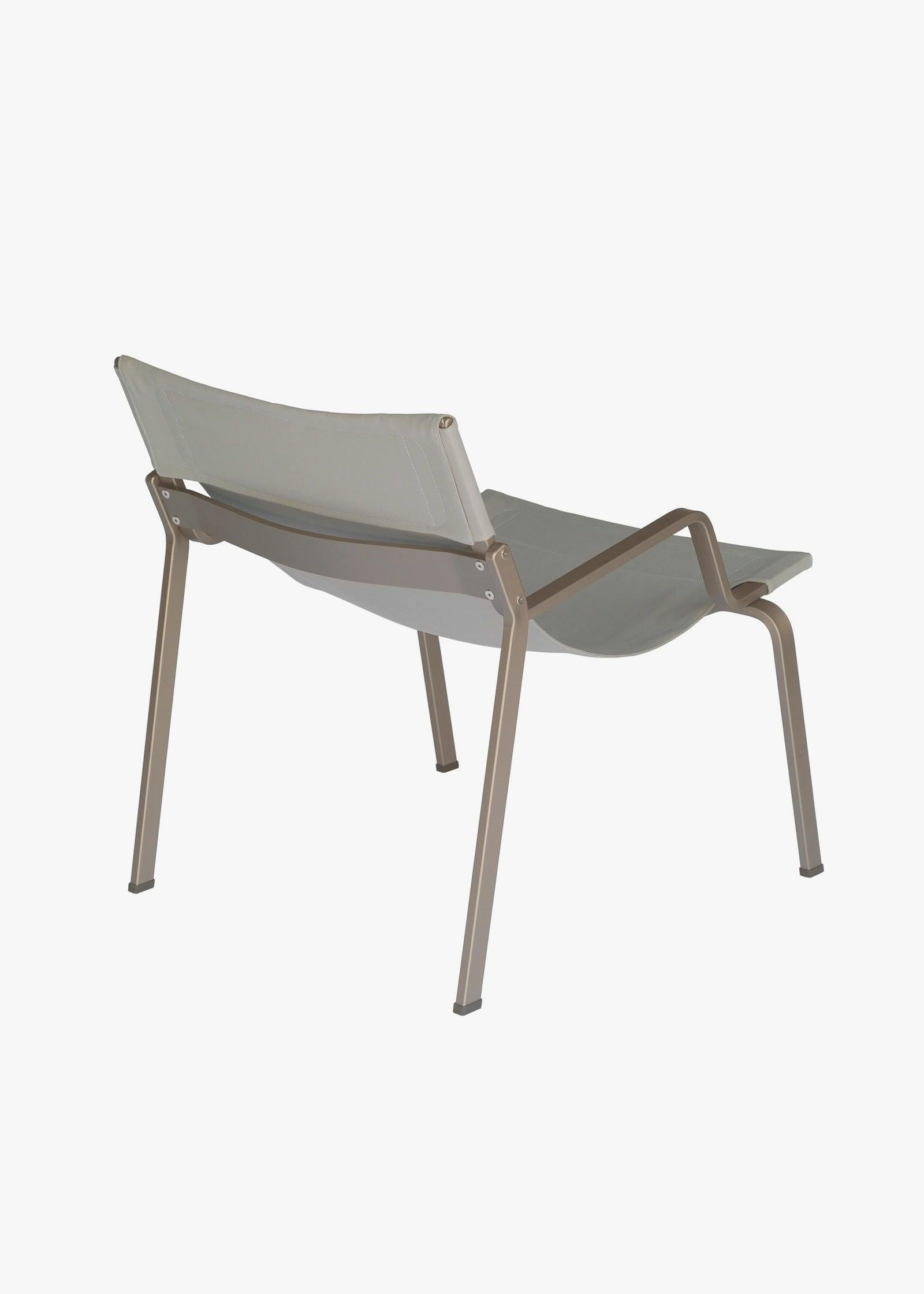 Ensō Lounge Chair – Anodized bronze aluminum / Limestone Bananatex - QWSTION