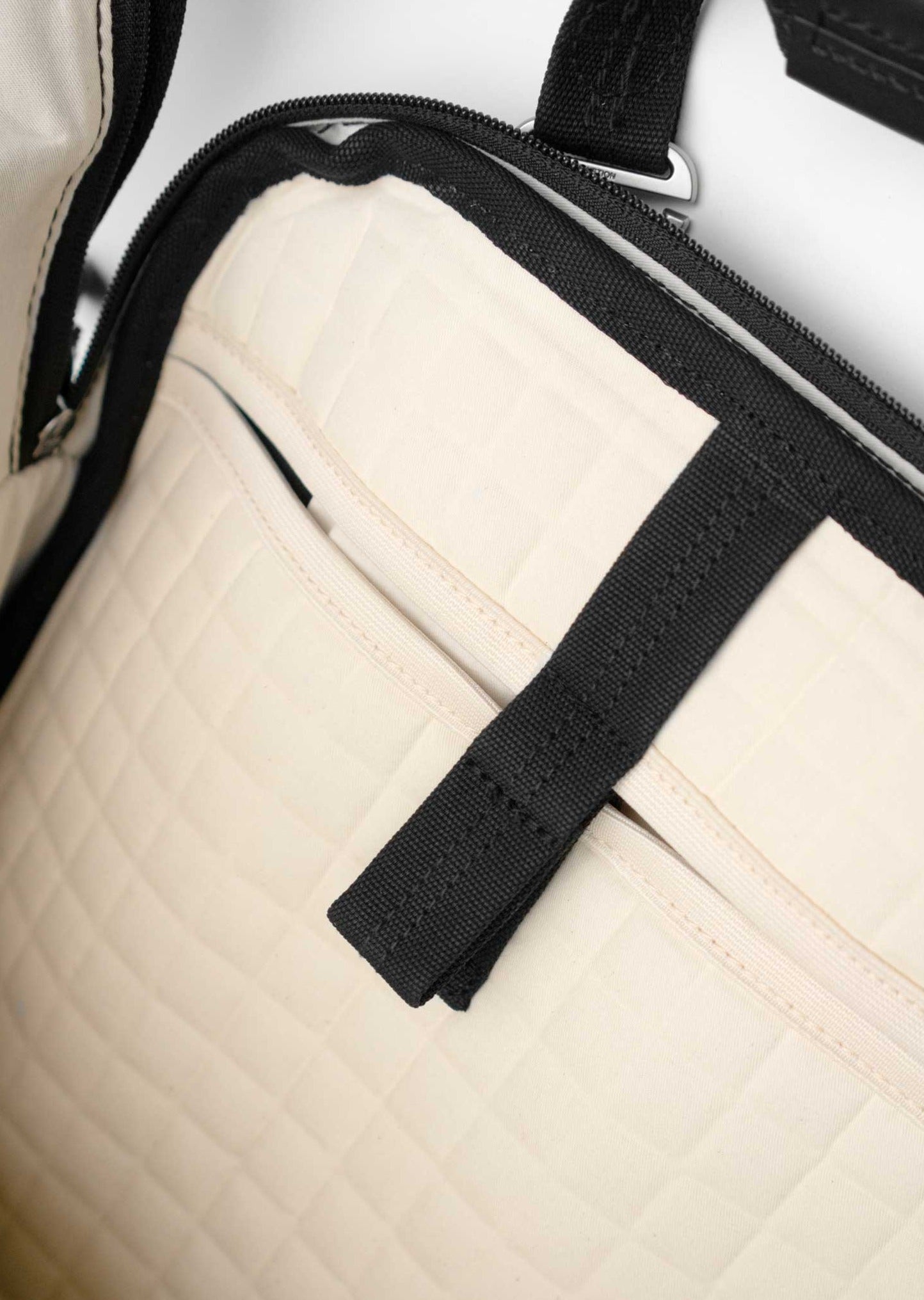 Bananatex® Daypack – Black - QWSTION