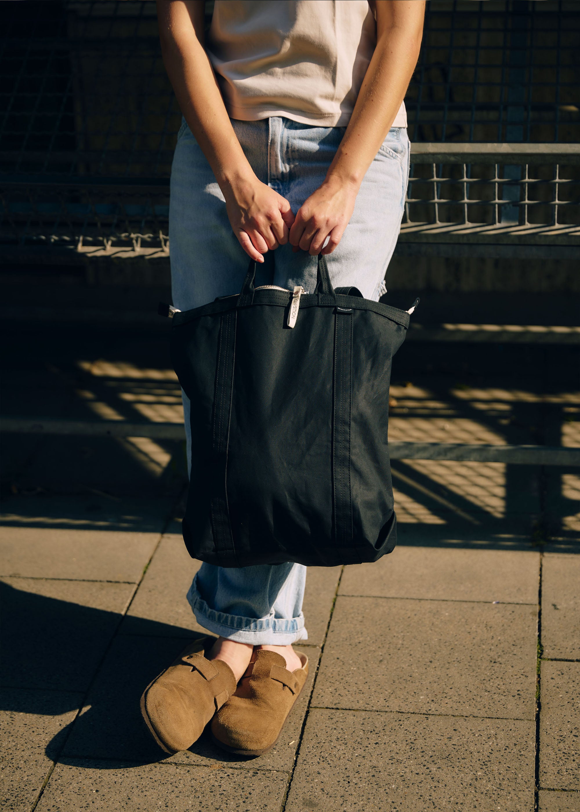 Bananatex® Travel Shopper – Black | Bags | QWSTION