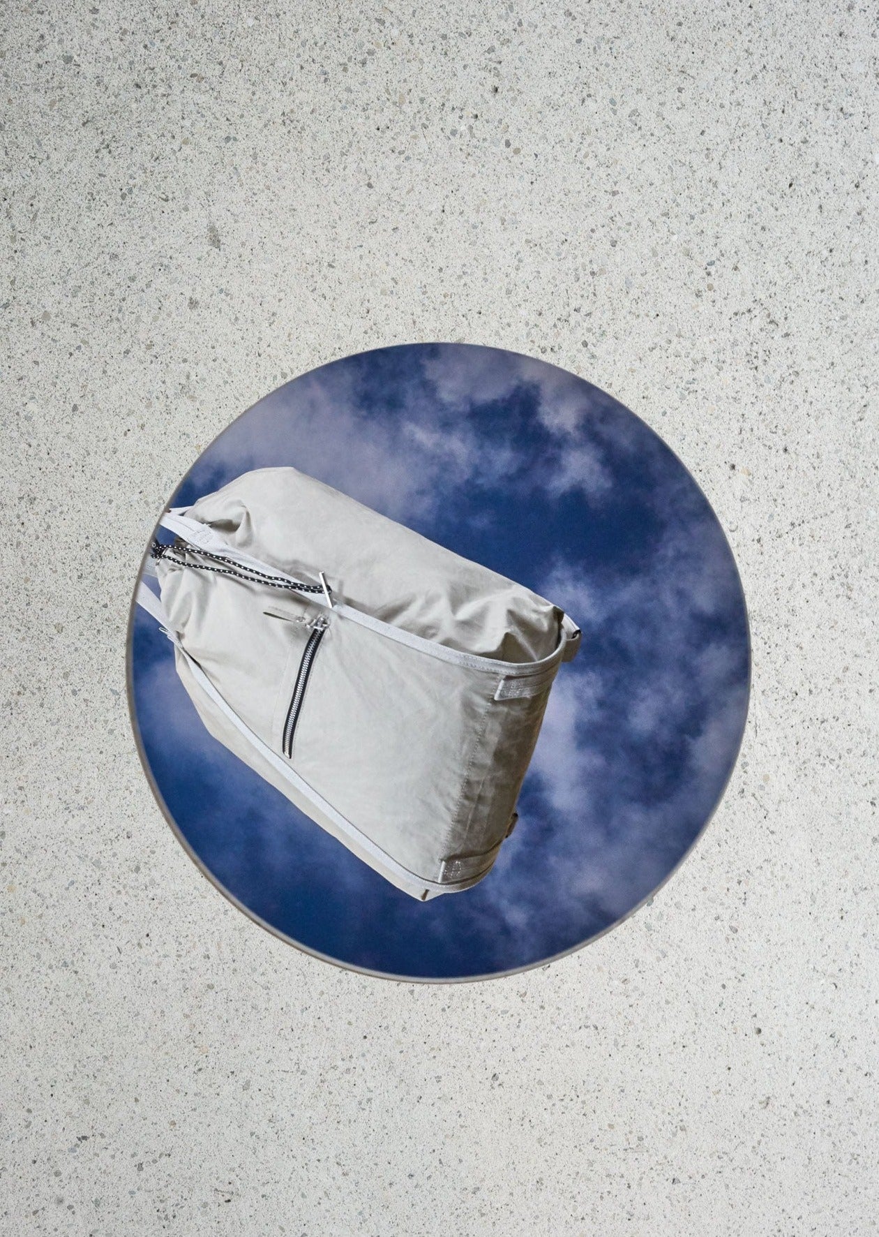 Medium Bucket – Desert Hawk - QWSTION