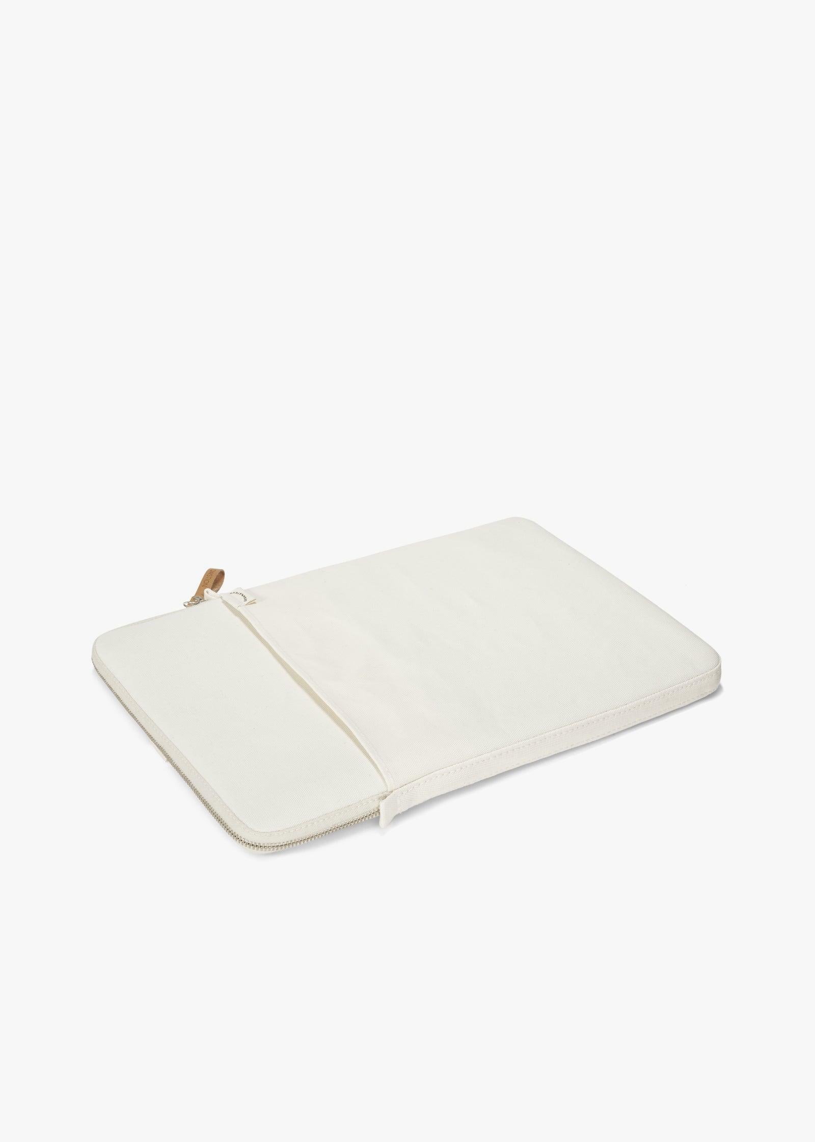 Bananatex Sleeve for Macbook 15" – Natural White - QWSTION