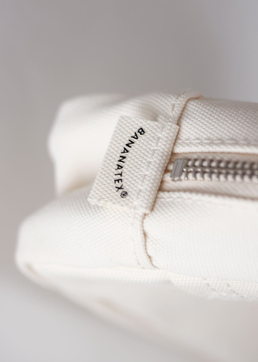 Bananatex Travel Kit Small – Natural White - QWSTION