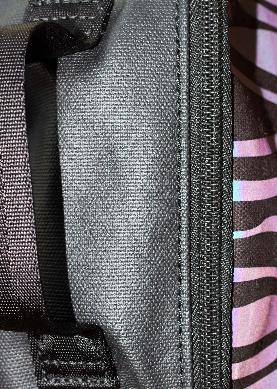 Mini Pack – QWSTION + Julian Zigerli (Iridescent Back) - QWSTION