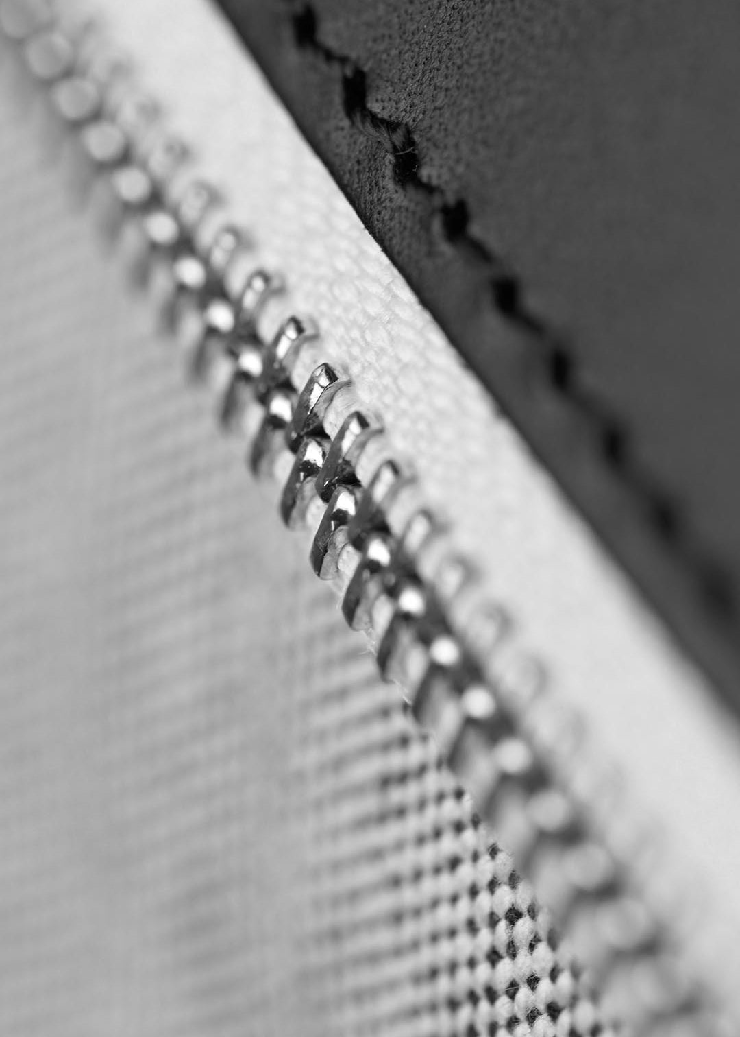 Simple Holdall – Raw Blend Leather Canvas - QWSTION