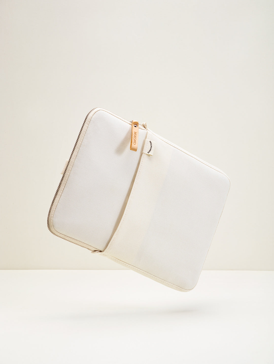 Bananatex Sleeve for Macbook 16" – Natural White